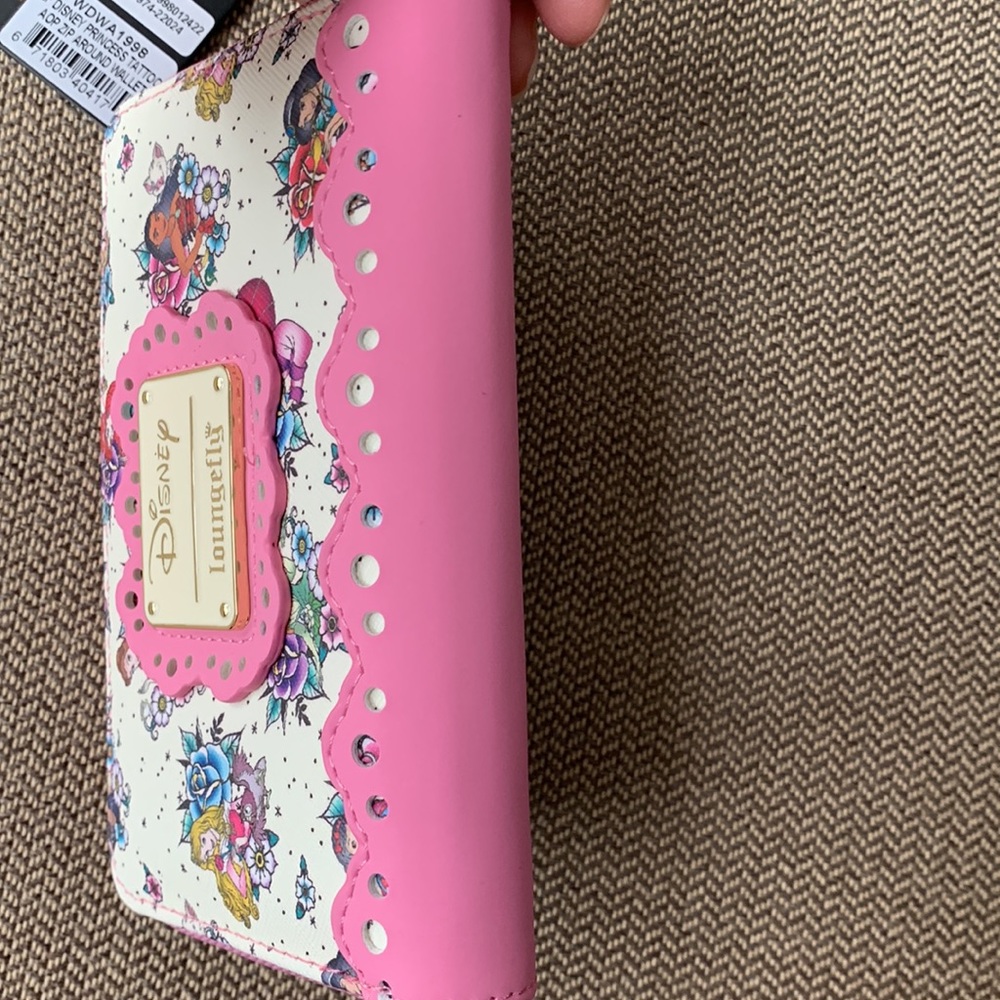 FINAL PRICE! Loungefly Disney Princess Tattoo AOP Zip Around Wallet - Picture 13 of 15
